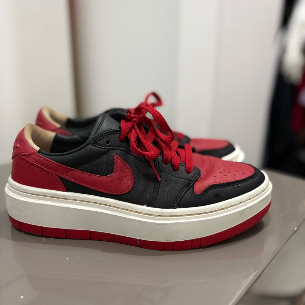 Nike womens Jordan 1 low se